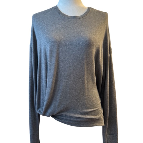 All In Motion Light Gray Long Sleeve Top w/Twist Front Detail - Size XL! - Picture 5 of 6